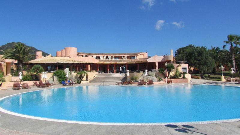 Sant'Elmo Beach Hotel Castiadas Exterior foto